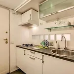 Foscolo 10 Stylish Apartment