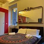 Foscolo 10 Stylish Apartment